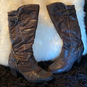 Brown Bare Traps boots, vegan leather size 8
